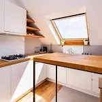 Badkowskiego Two-level By Bookinghost